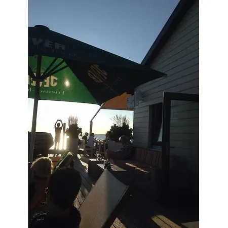 Bi De Kark Modern Retreat *